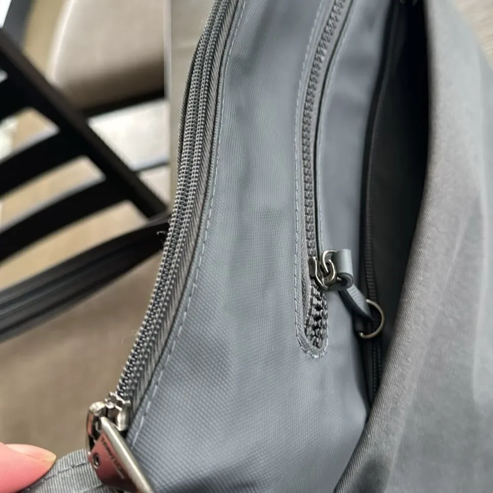 Travelon Anti-theft Classic Gray Crossbody Travel Everyday Bag Multi Pockets